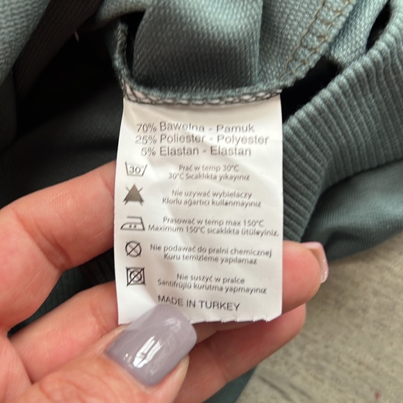 🟢 BUNDLE SALE 2 for $20 - NWOT Girls Sweatshirt - Picture 7 of 12